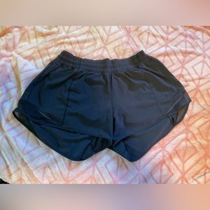 BLACK LULULEMON SHORTS